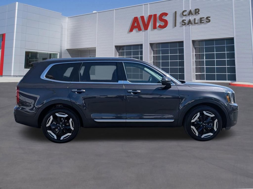 Used 2025 Kia Telluride S image 5