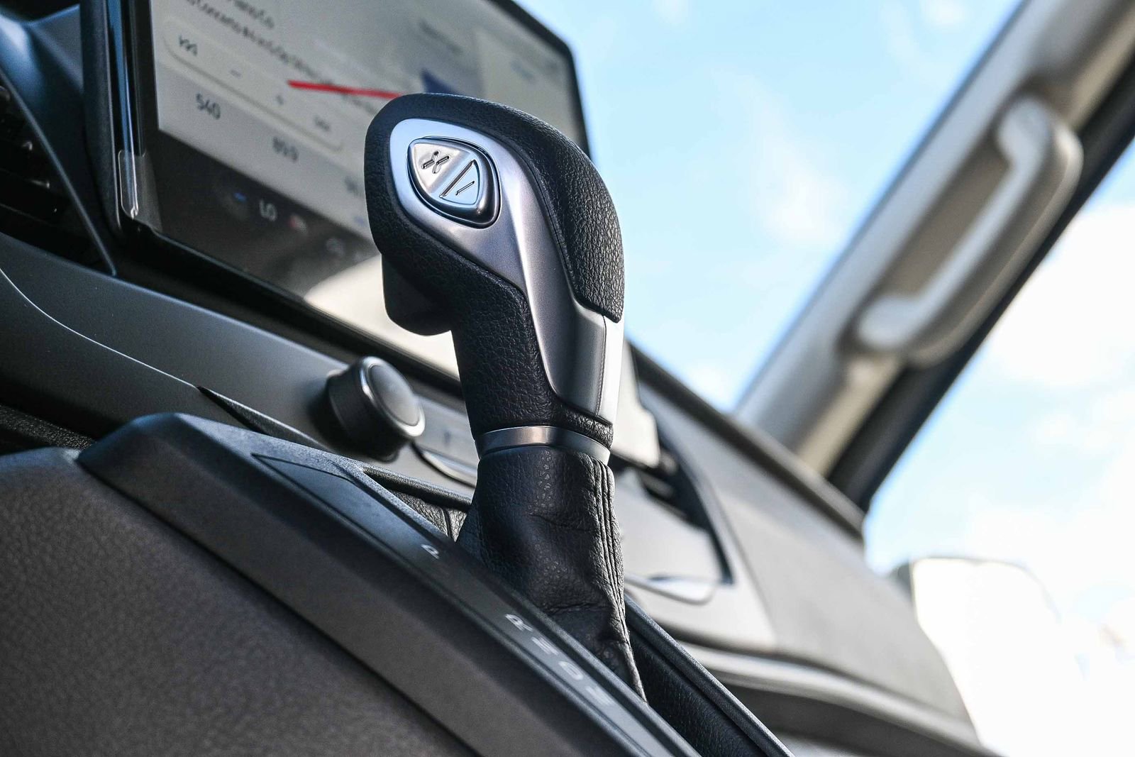 New 2026 Ford Transit 250 148 Medium Roof w/ Load Area Protection Package image 18