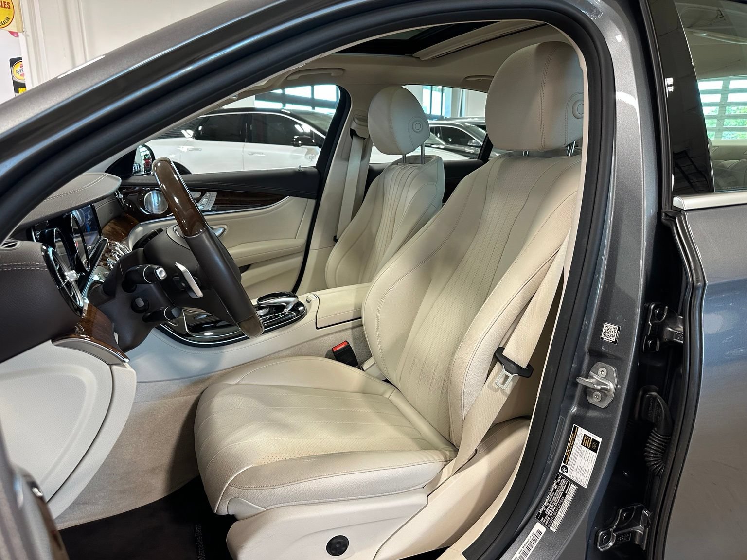 Used 2017 Mercedes-Benz E 300 image 14