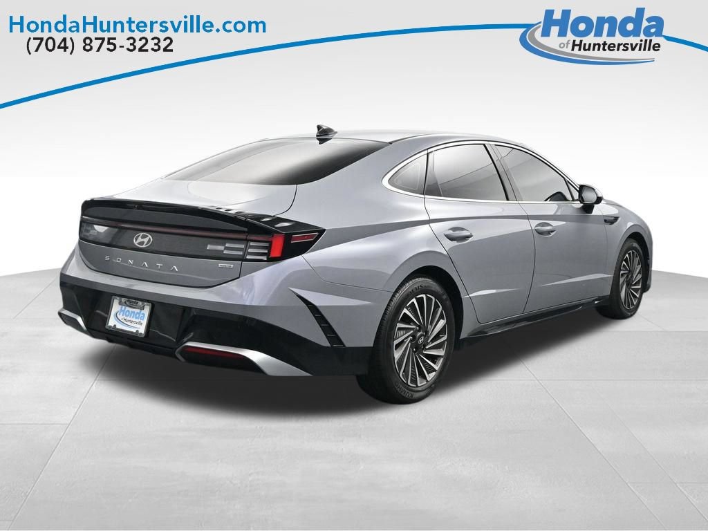 Used 2025 Hyundai Sonata SEL FWD image 3