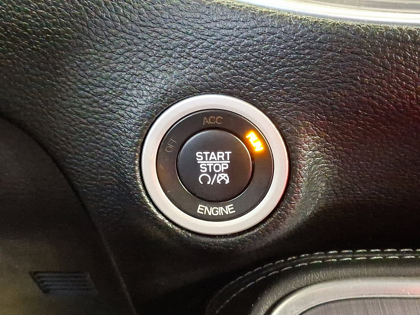 Used 2015 Dodge Challenger R/T w/ Quick Order Package 28B R/T image 23