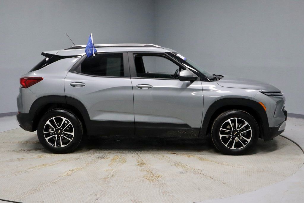 Used 2025 Chevrolet TrailBlazer LT image 12