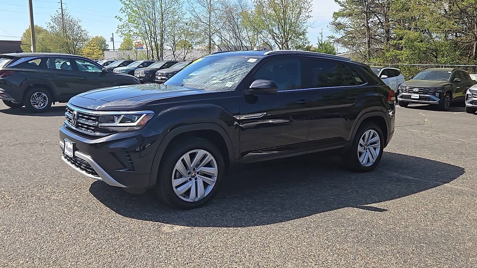 Used 2022 Volkswagen Atlas Cross Sport SE image 4