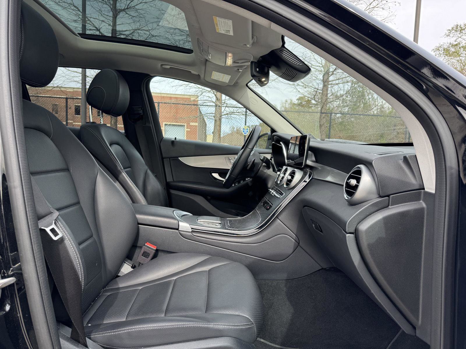 Certified 2022 Mercedes-Benz GLC 300 image 30