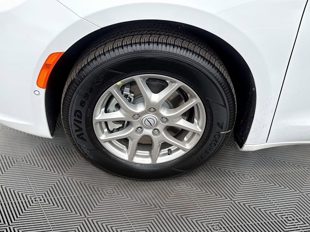 New 2026 Chrysler Pacifica Select FWD image 35