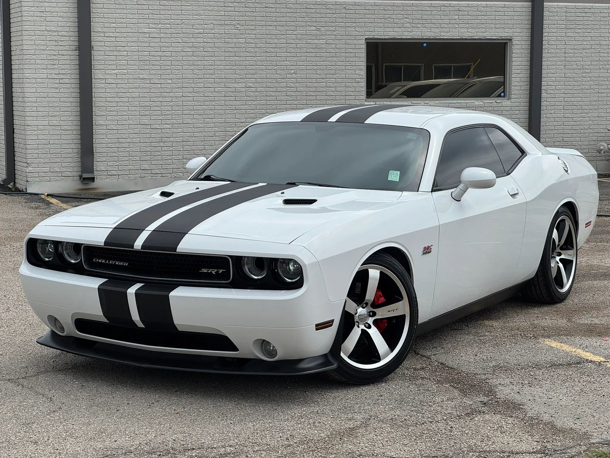Used 2012 Dodge Challenger SRT8 RWD image 2