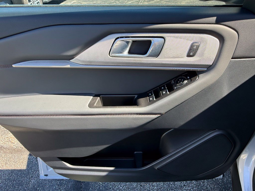 New 2026 Ford Explorer Active AWD/4WD image 19