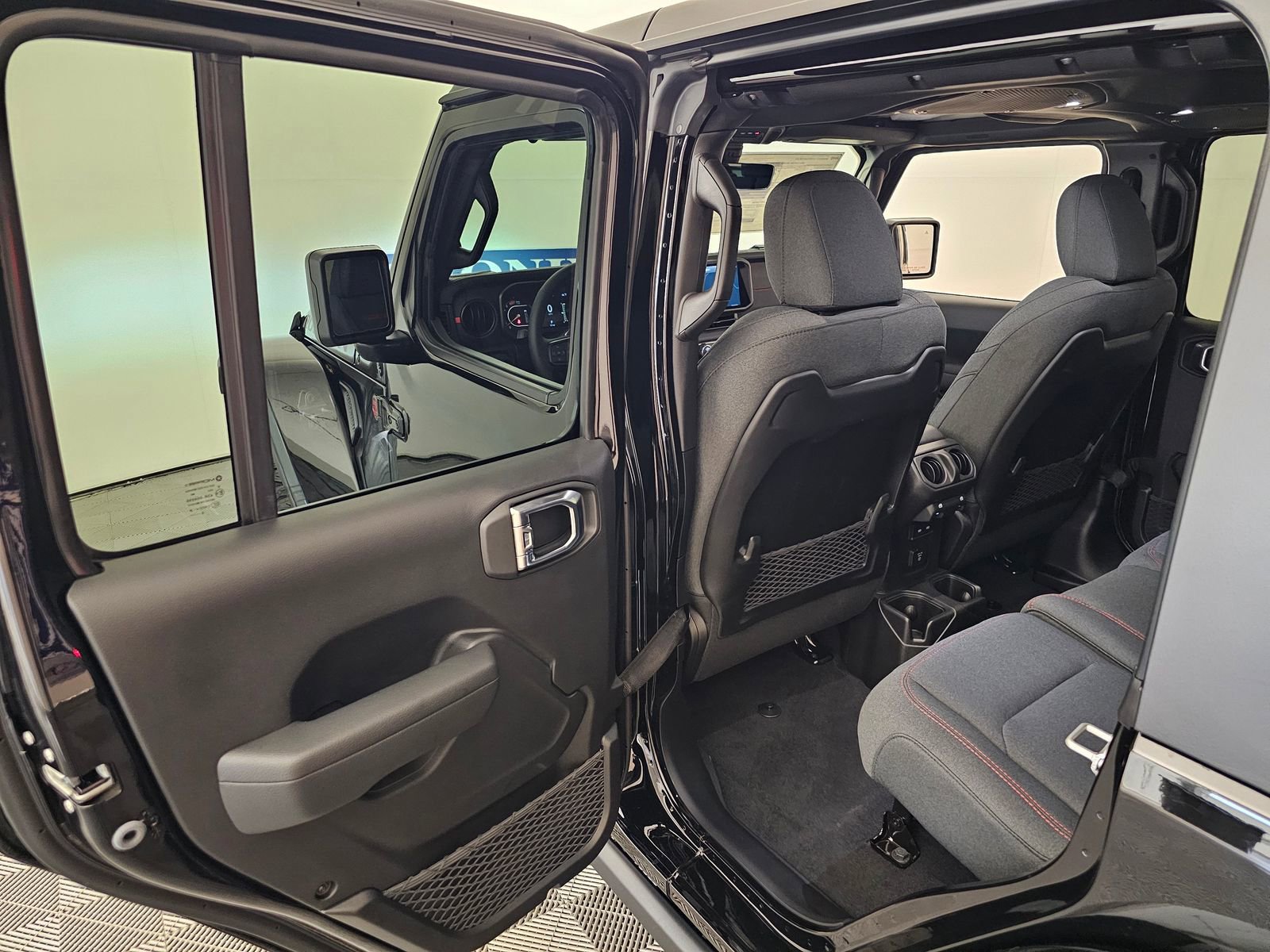 New 2026 Jeep Wrangler Unlimited Rubicon image 38