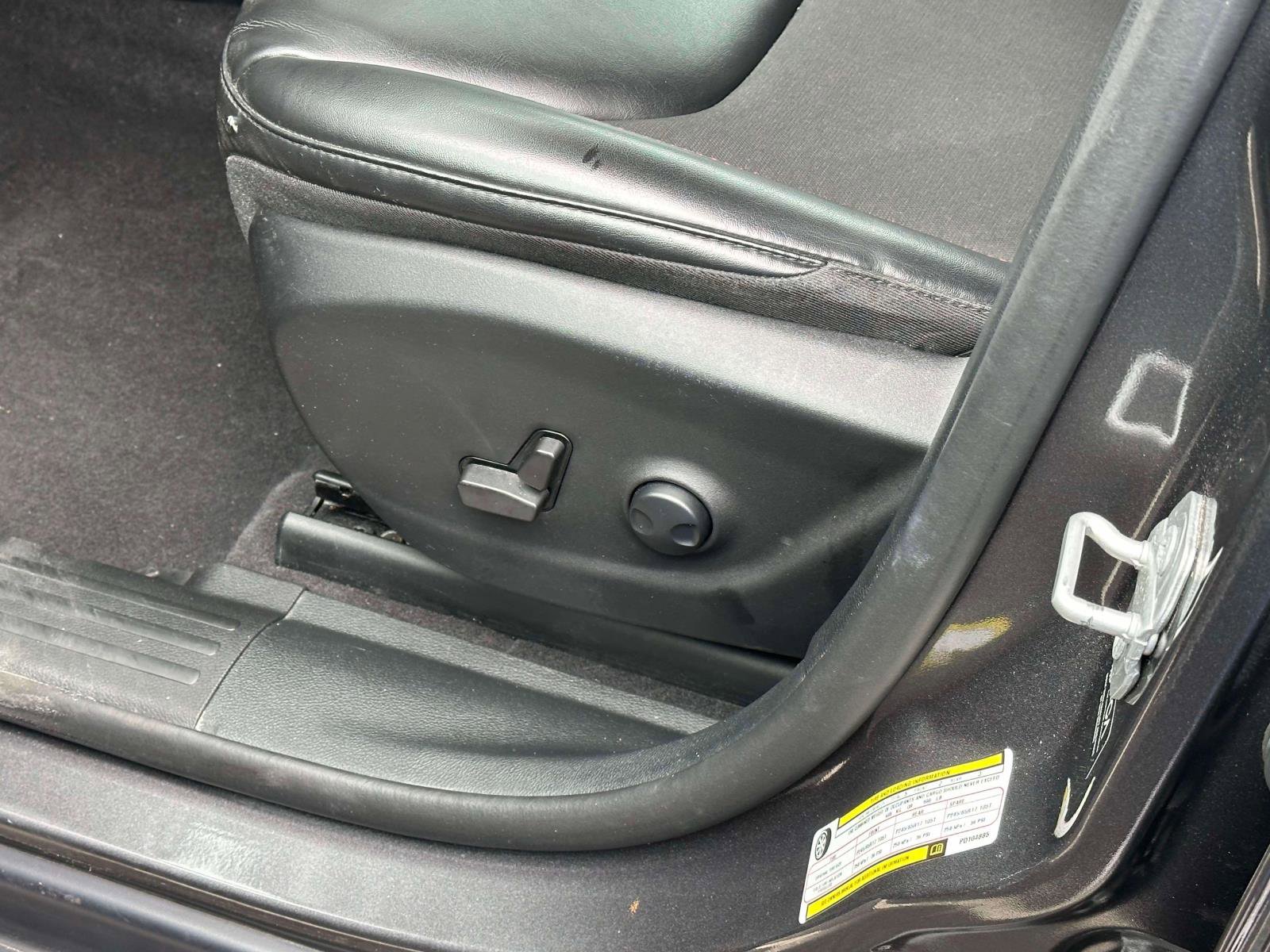 Used 2023 Jeep Cherokee Trailhawk image 18