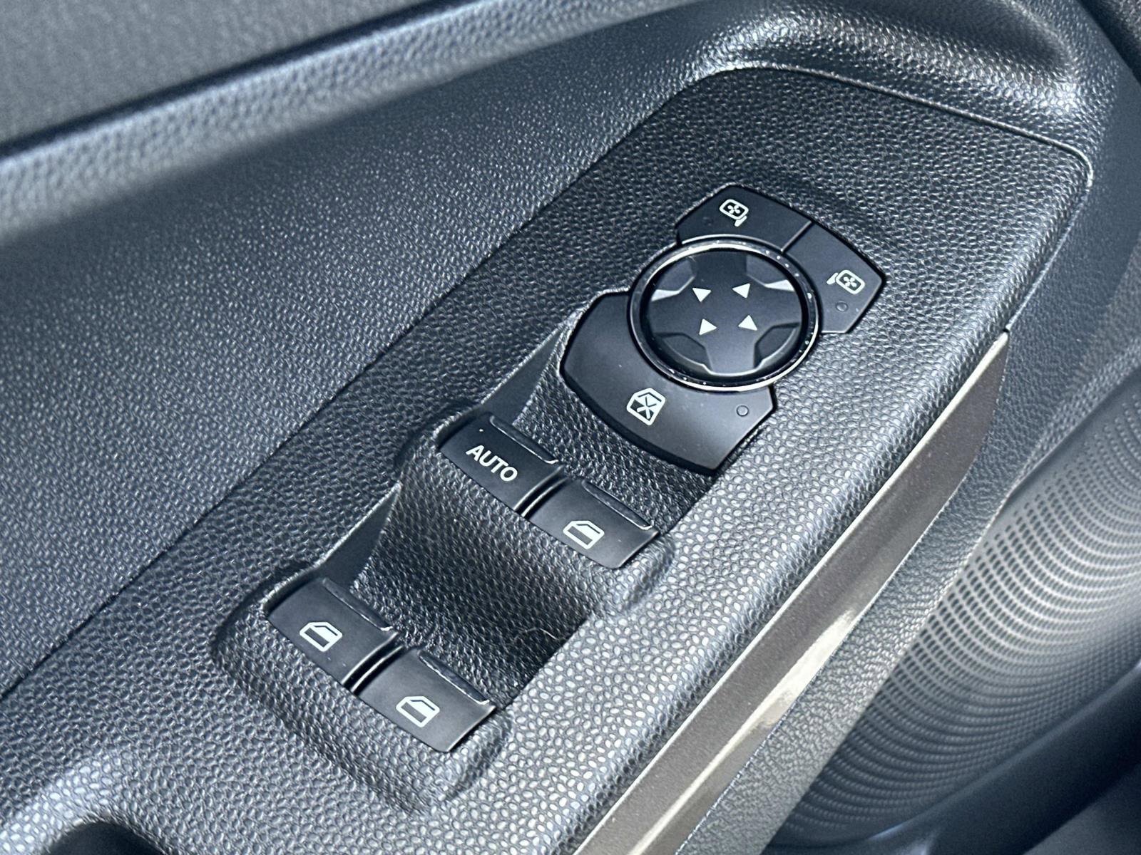 Used 2019 Ford EcoSport SES w/ SES Black Appearance Package image 23