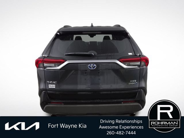 Used 2021 Toyota RAV4 XSE AWD/4WD image 9