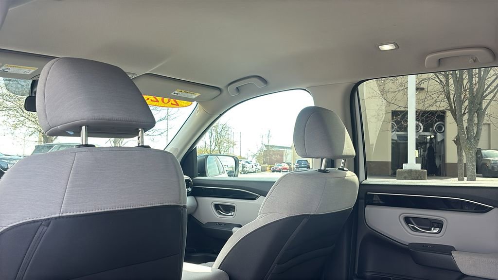 Used 2023 Honda Pilot LX image 32