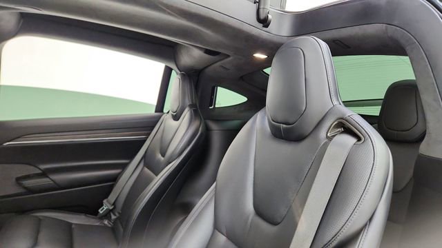 Used 2022 Tesla Model X image 32