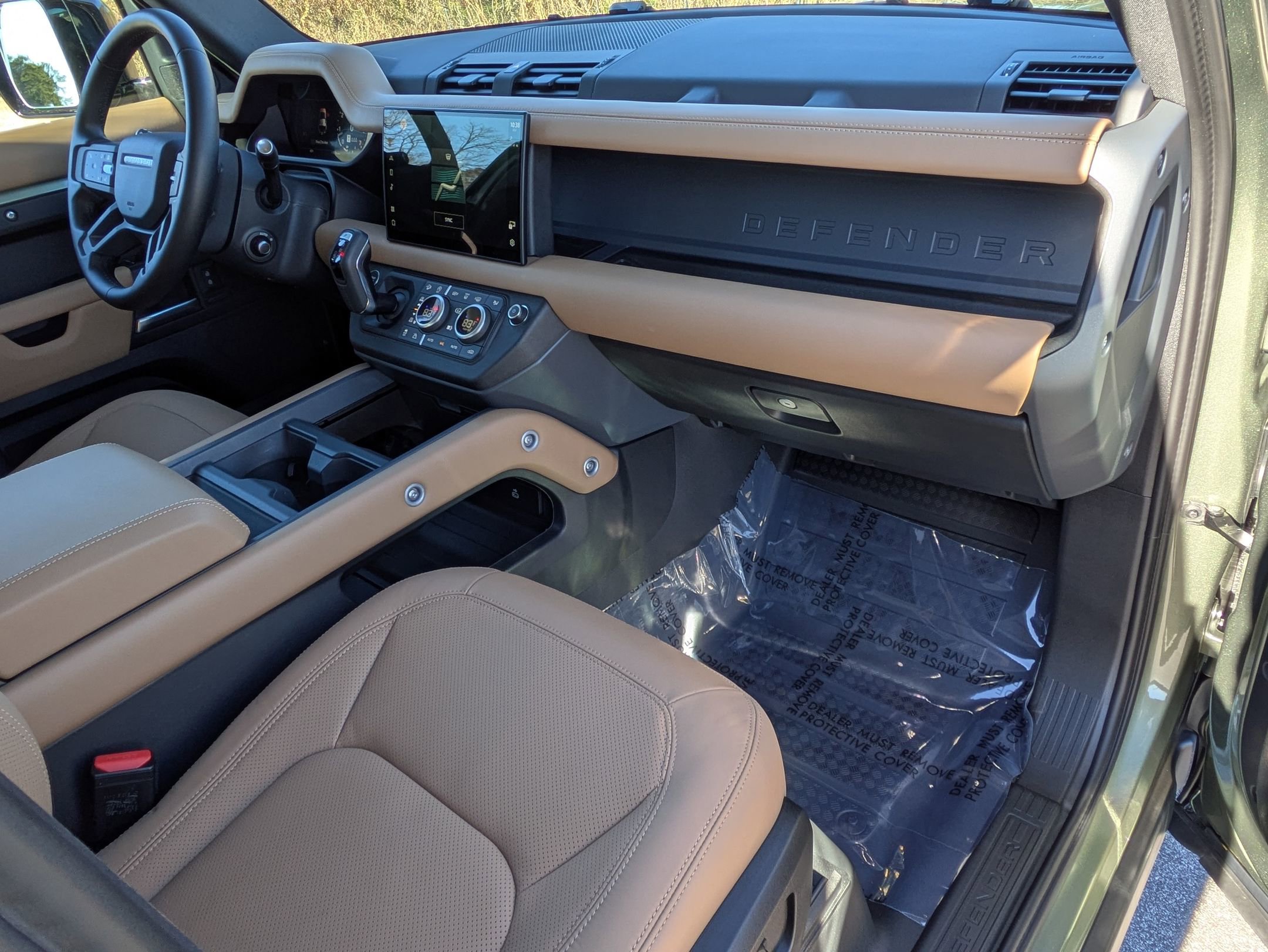 Used 2025 Land Rover Defender 110 X-Dynamic SE image 30