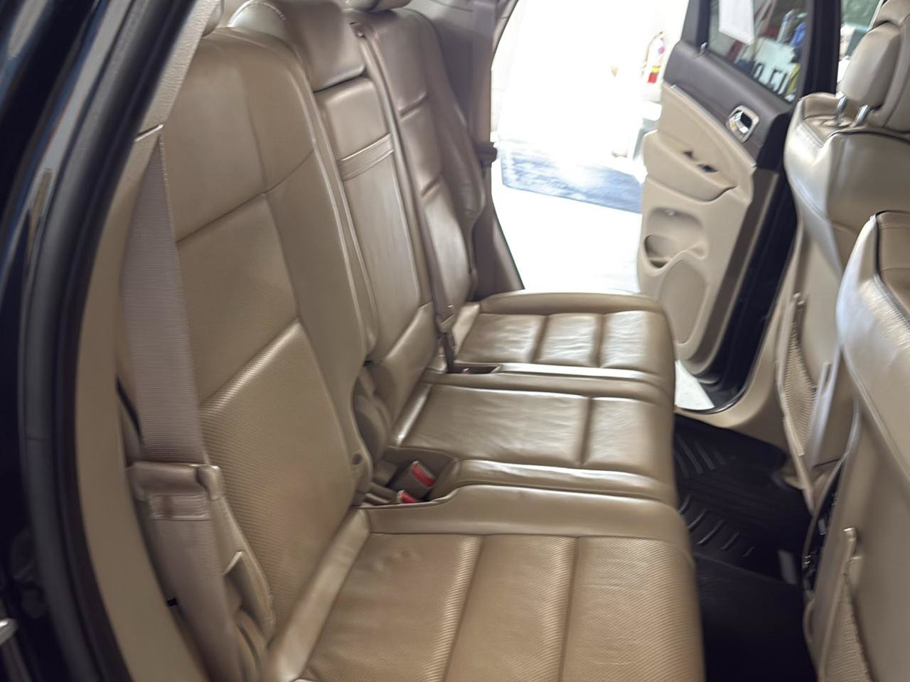 Used 2015 Jeep Grand Cherokee Overland AWD/4WD image 52