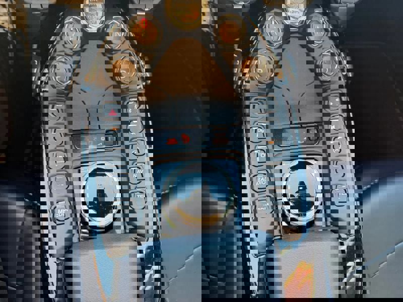 Used 2020 Aston Martin V8 Vantage Coupe image 16