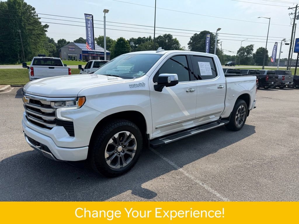Used 2025 Chevrolet Silverado 1500 High Country w/ Technology Package AWD/4WD image 2
