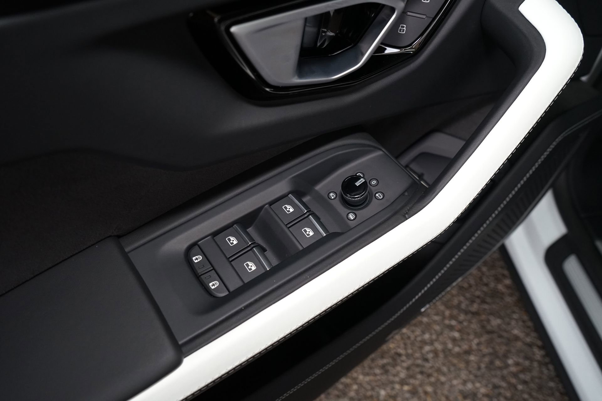 Used 2026 Lamborghini Urus SE image 29