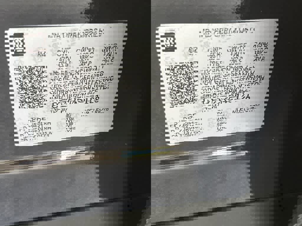 Used 2025 Cadillac XT4 Premium Luxury image 29