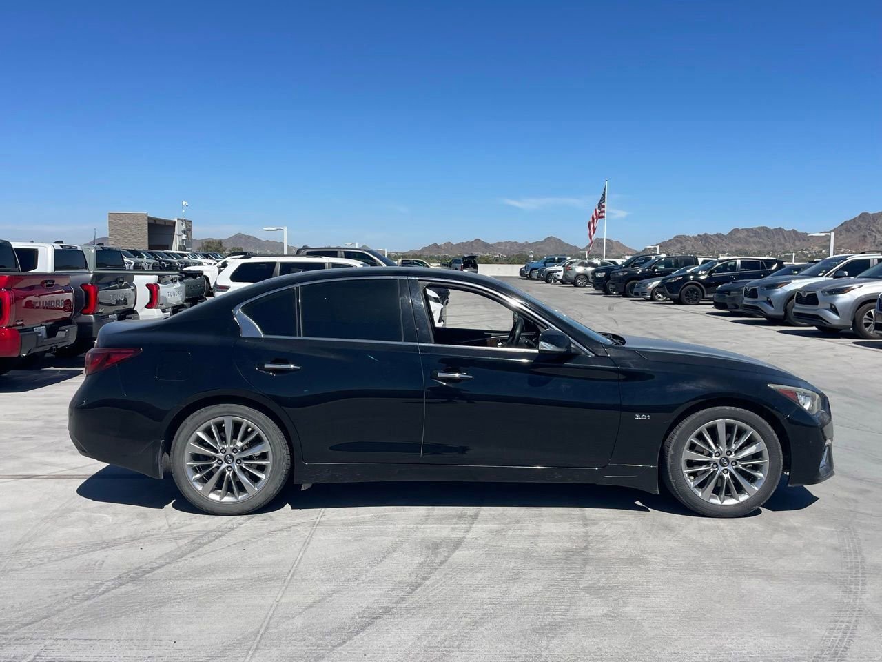 Used 2018 INFINITI Q50 Luxe w/ Cargo Package (L95) image 3