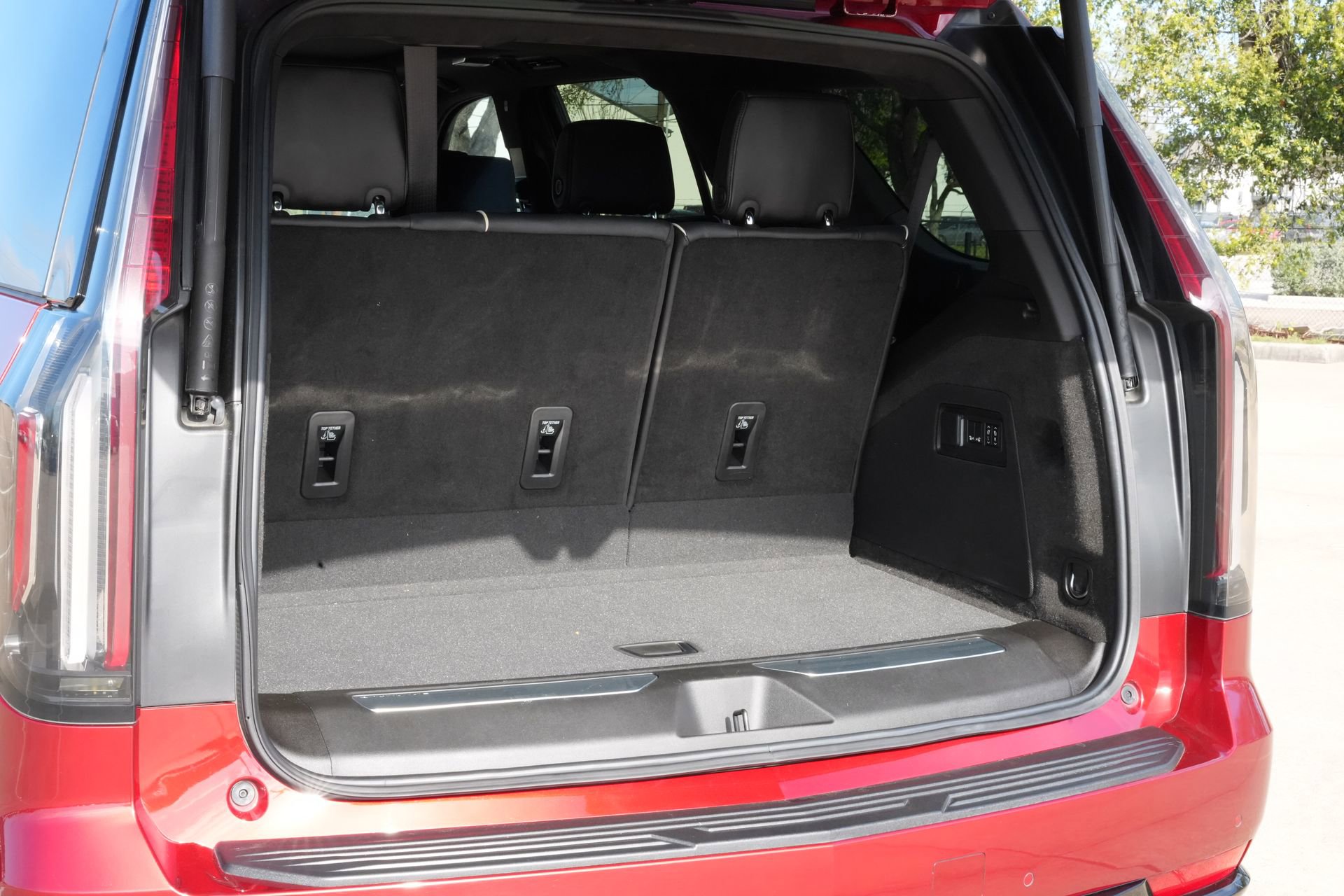 Certified 2024 Cadillac Escalade Sport Platinum w/ LPO, ONYX Package image 24