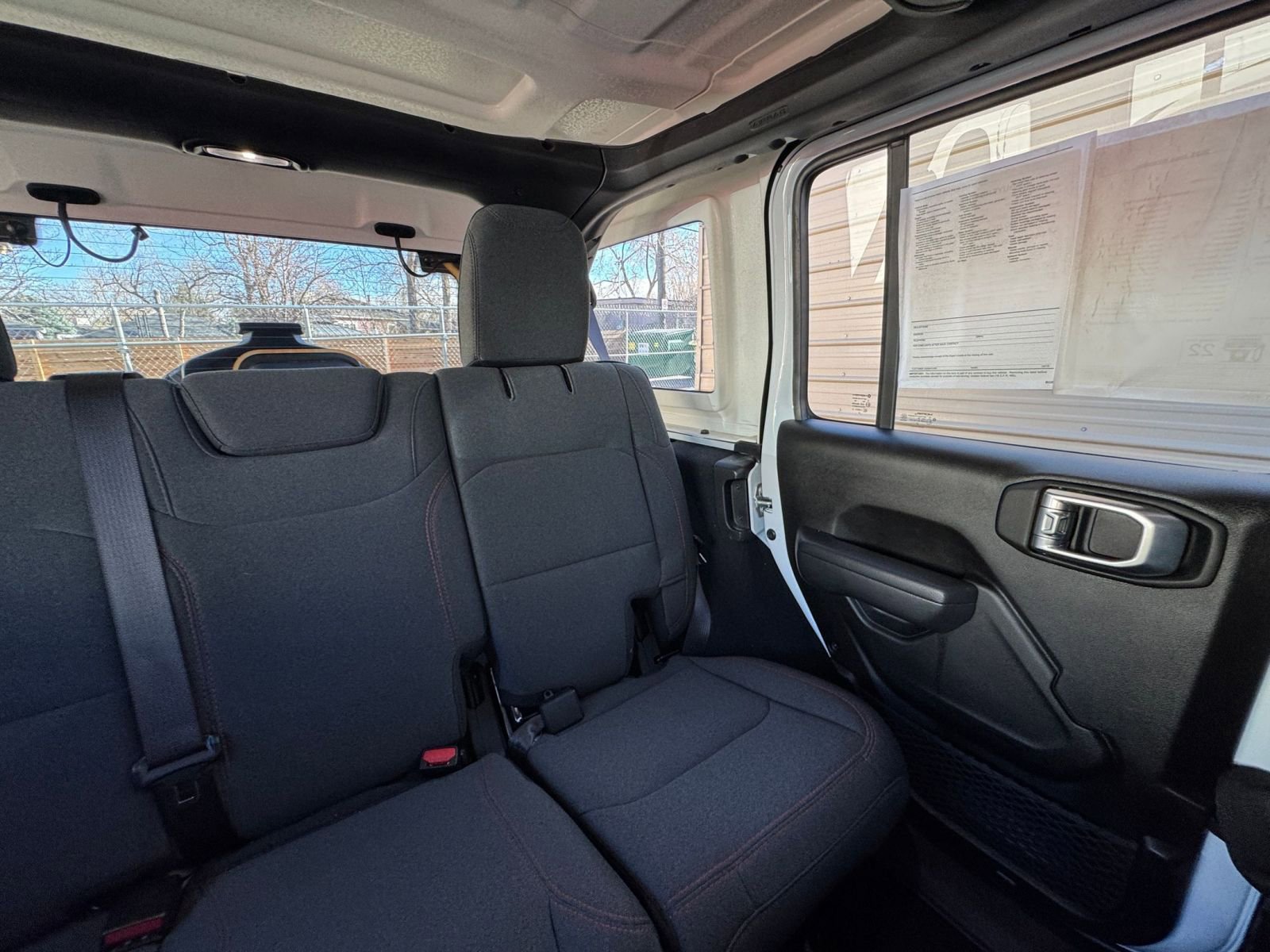 Used 2025 Jeep Wrangler Unlimited Rubicon image 36