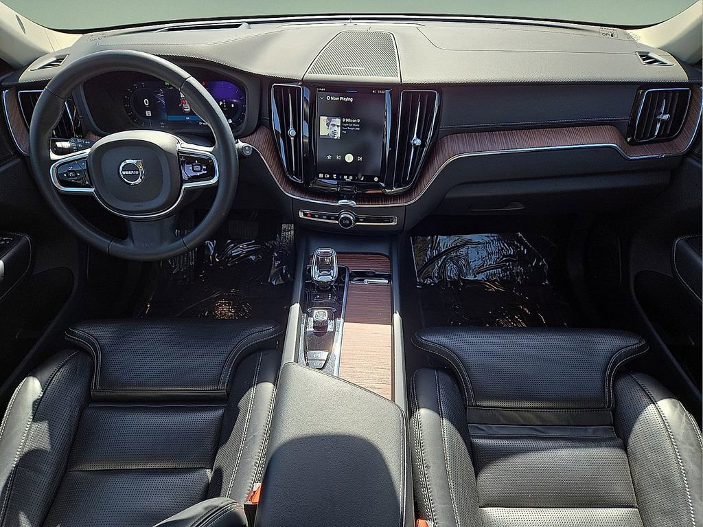 Used 2023 Volvo XC60 B6 Ultimate w/ Climate Package image 18
