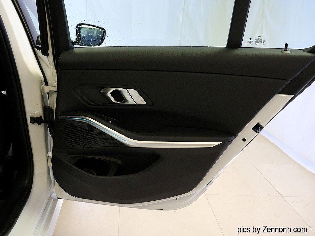 Certified 2023 BMW 330e xDrive w/ Premium Package image 30