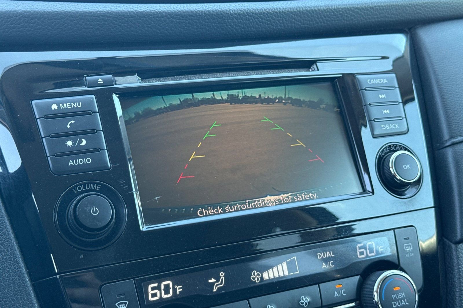 Used 2018 Nissan Rogue SV image 16