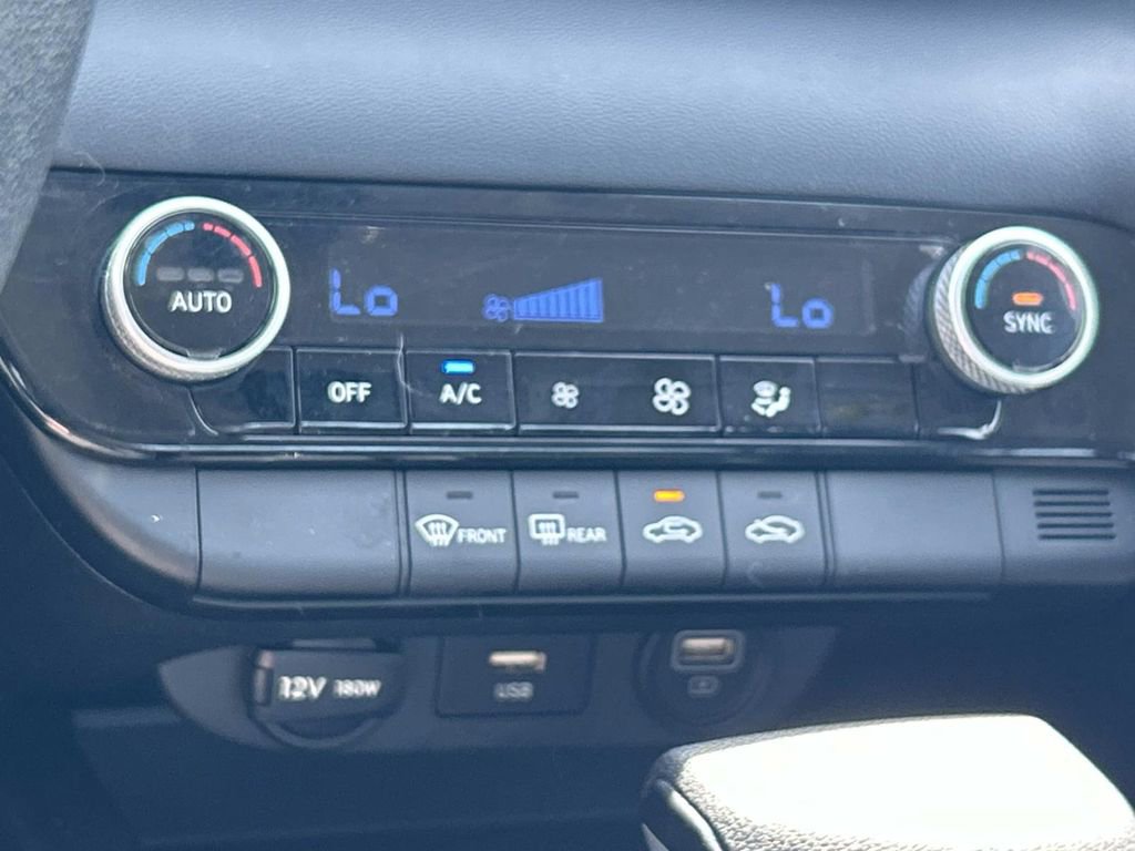 Certified 2023 Hyundai Elantra SEL FWD image 29