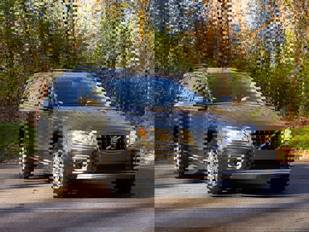 Used 2010 Volvo XC70 3.2