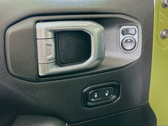 Used 2022 Jeep Wrangler Unlimited Sahara w/ Cold Weather Group image 19