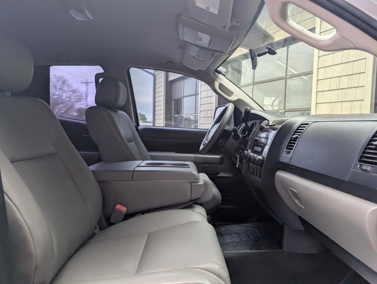 Used 2013 Toyota Tundra Double Cab w/ Tow Pkg image 18