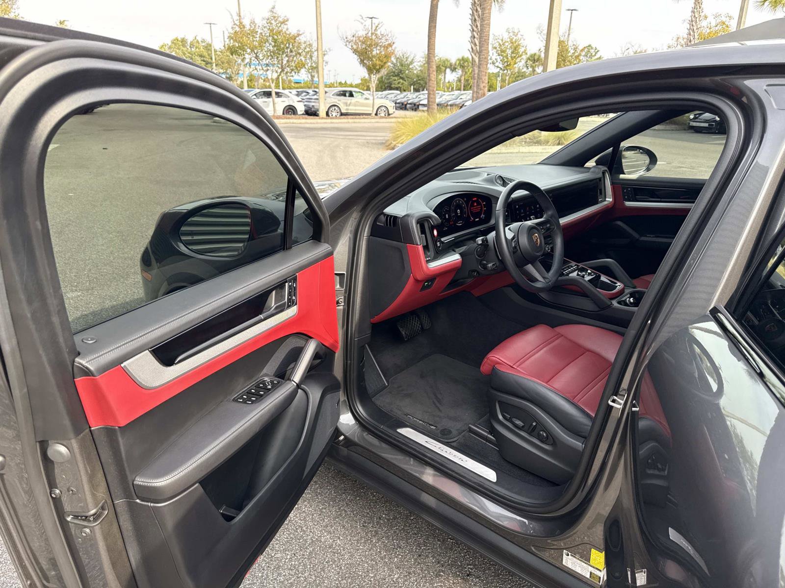 Certified 2024 Porsche Cayenne Coupe image 20