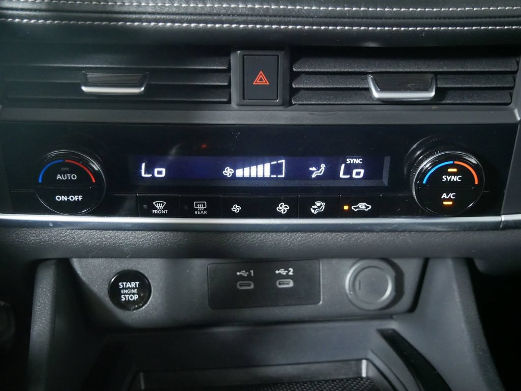 Used 2025 Nissan Rogue SV AWD/4WD image 30