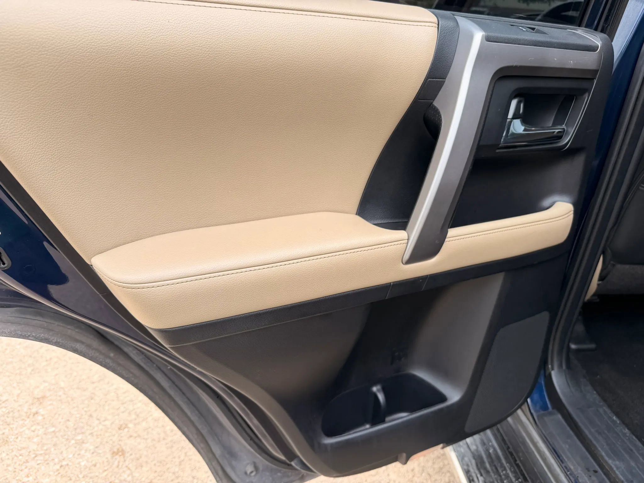 Used 2018 Toyota 4Runner SR5 RWD image 11