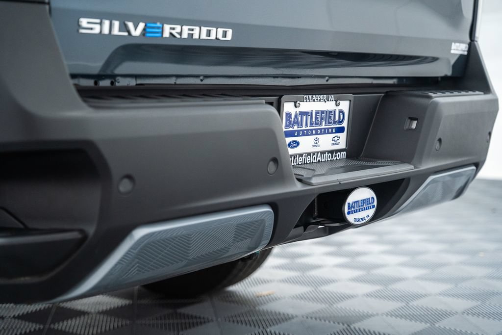 Used 2026 Chevrolet Silverado EV LT AWD/4WD image 9