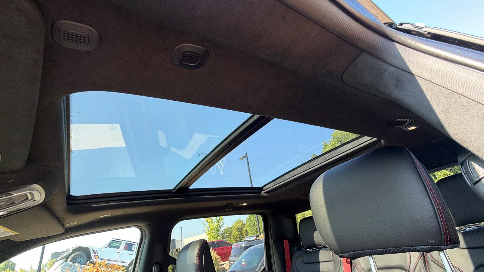New 2027 RAM 1500 4x4 Crew Cab image 16