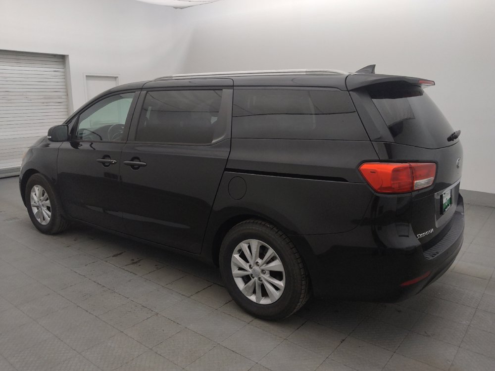Used 2017 Kia Sedona LX w/ LX Essentials Premium Package FWD image 3