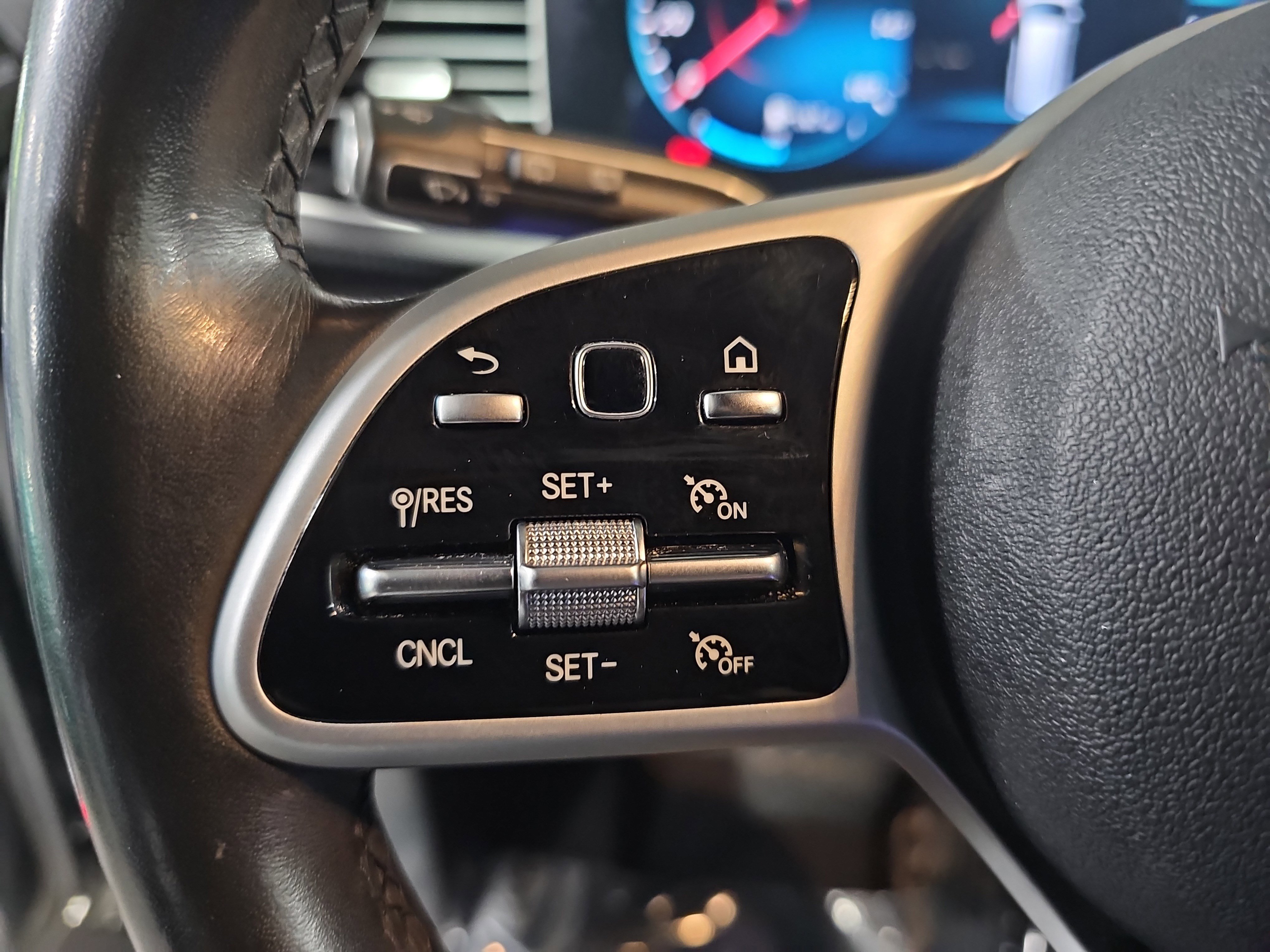 Used 2020 Mercedes-Benz GLS 450 4MATIC image 18