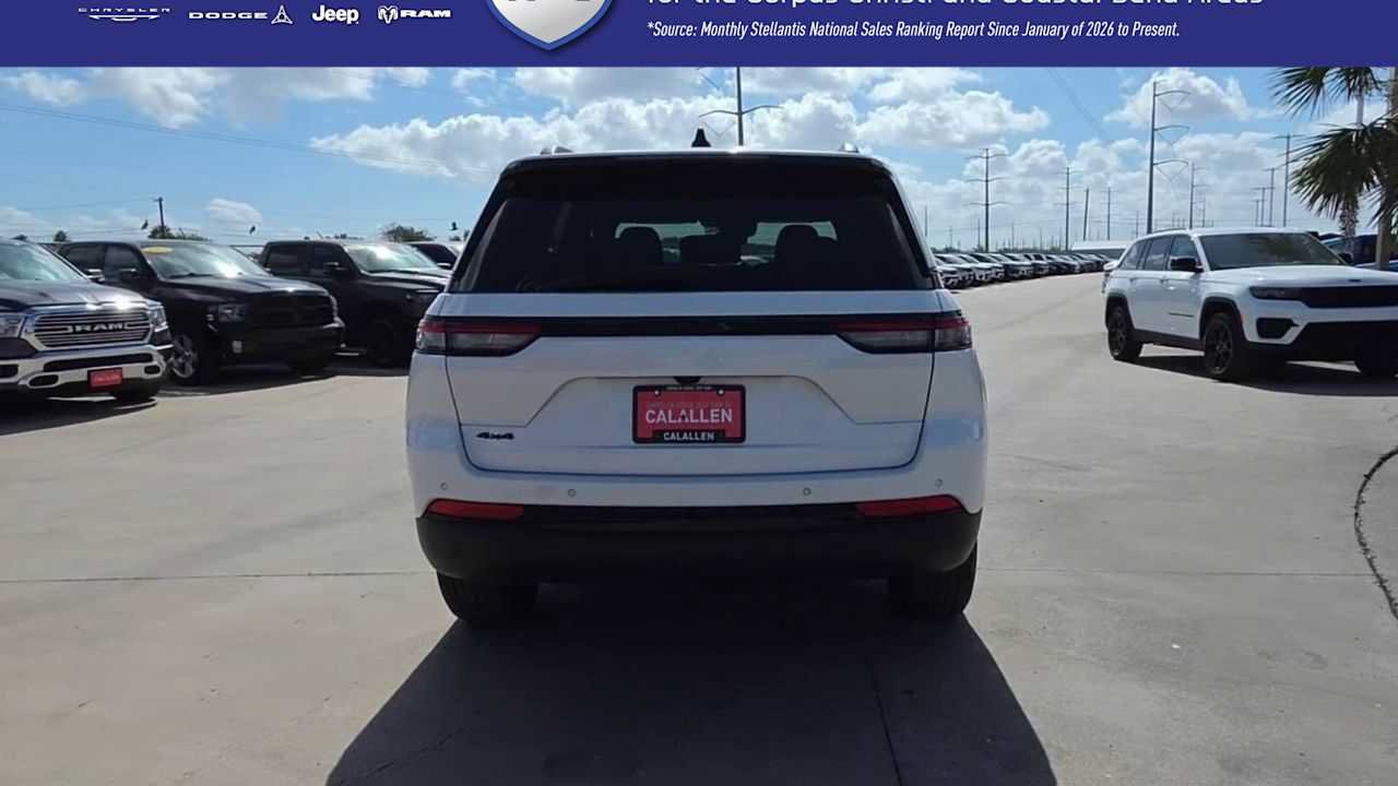 Used 2024 Jeep Grand Cherokee Altitude AWD/4WD image 7