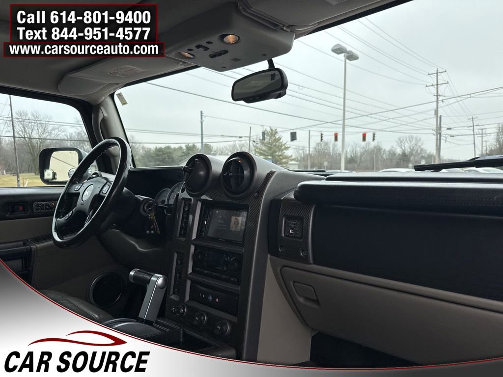 Used 2004 HUMMER H2 w/ Preferred Equipment Group image 27