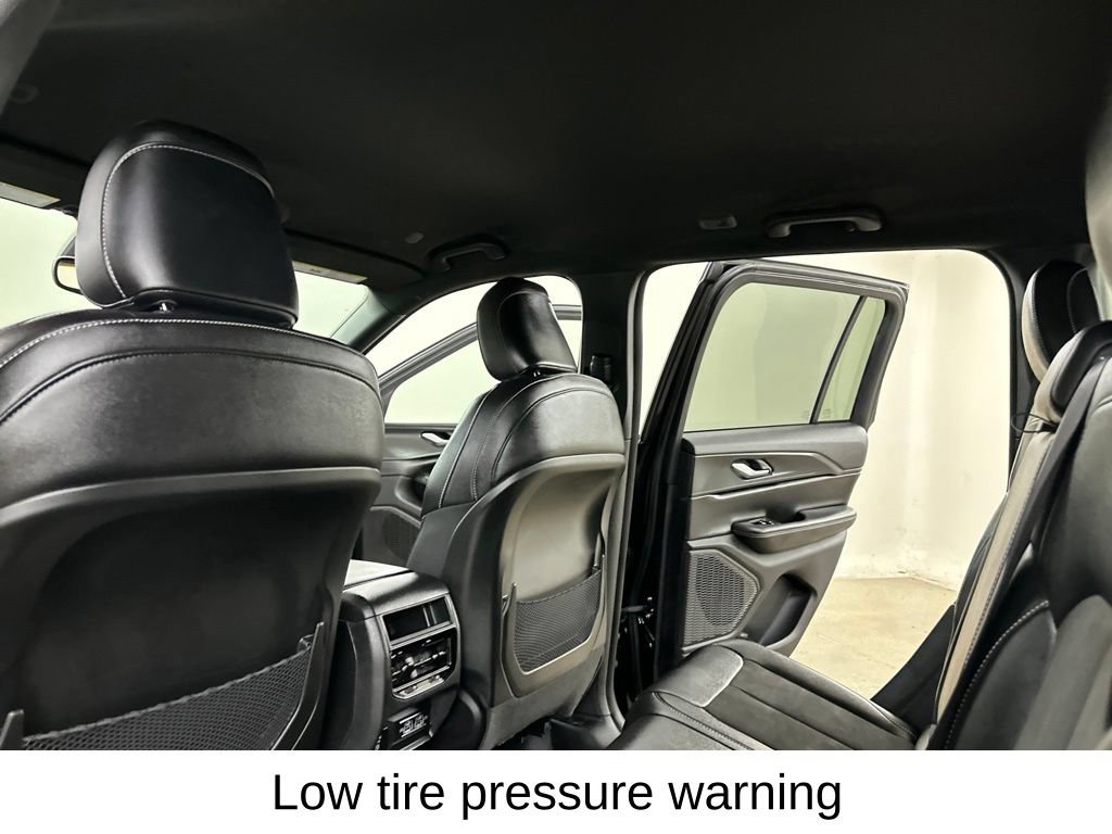 Used 2023 Jeep Grand Cherokee Altitude AWD/4WD image 31