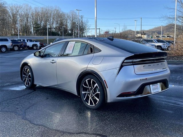 Used 2024 Toyota Prius Prime Premium image 3