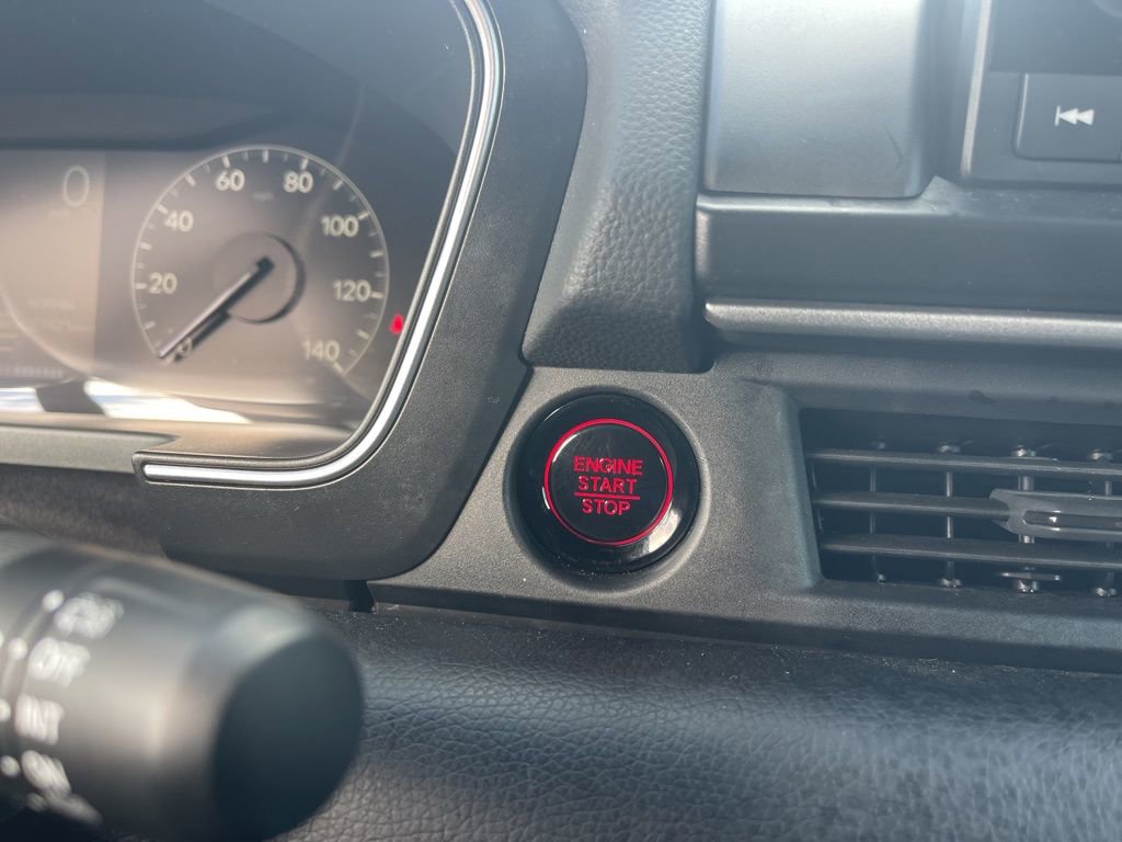 Used 2025 Honda Pilot Sport image 21