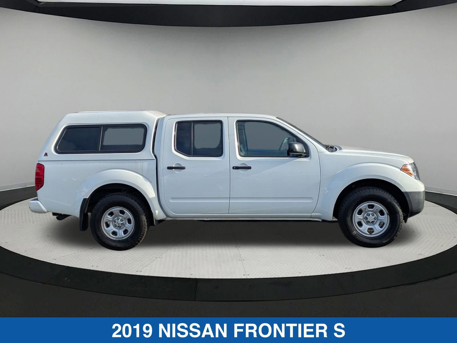 Used 2019 Nissan Frontier S image 2