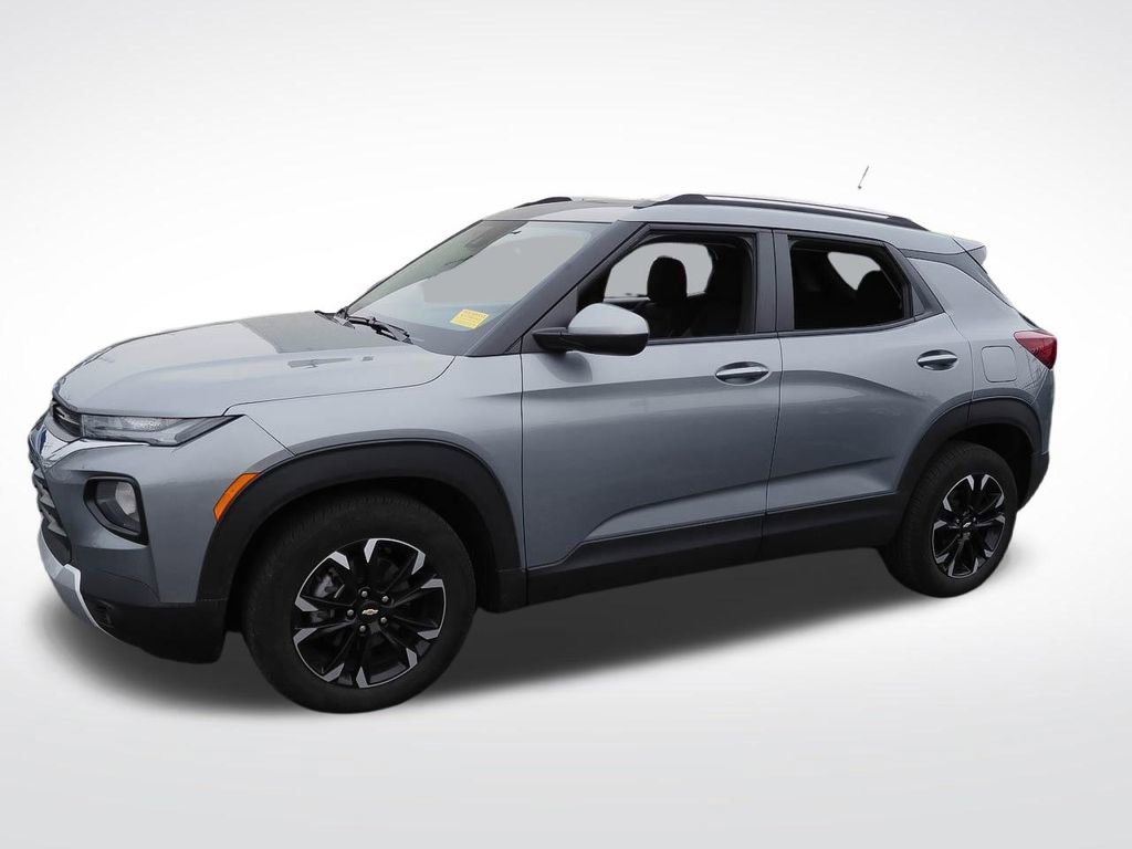 Used 2023 Chevrolet TrailBlazer LT image 2