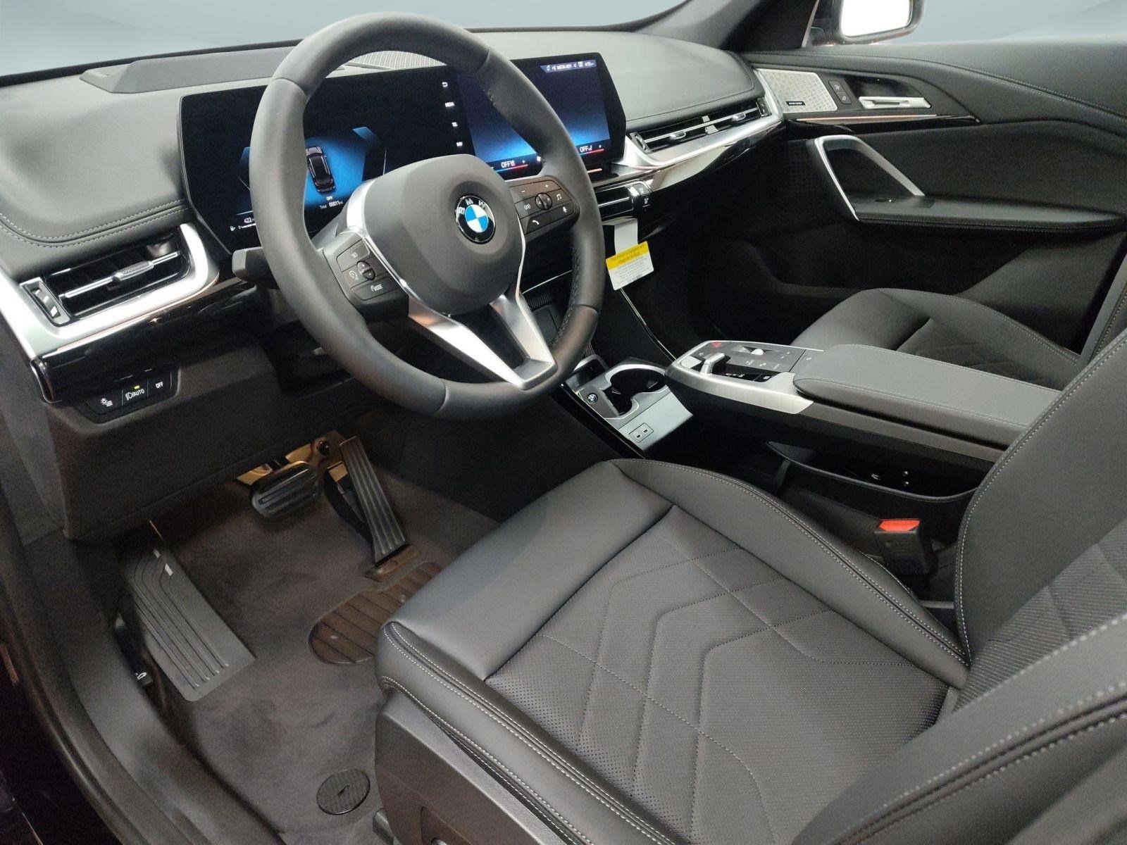 Used 2025 BMW X1 xDrive28i w/ Premium Package image 4