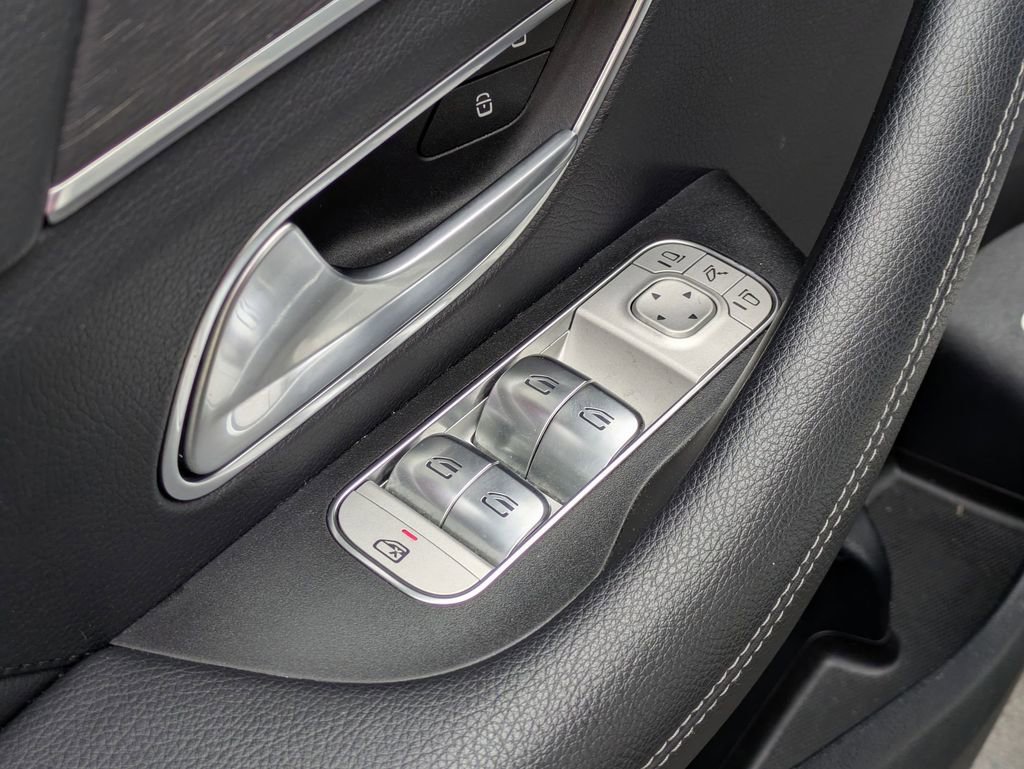 Used 2025 Mercedes-Benz GLS 450 4MATIC image 13