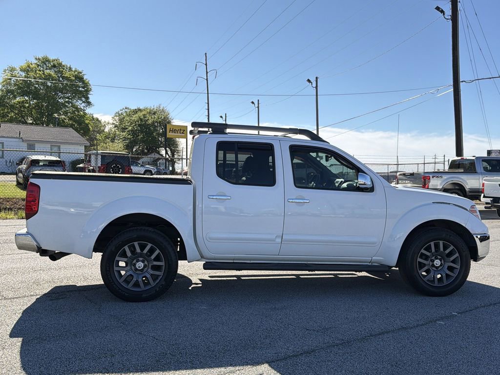 Used 2011 Nissan Frontier SL AWD/4WD image 5